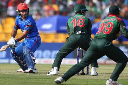 টিকিট যেন সোনার হরিণ