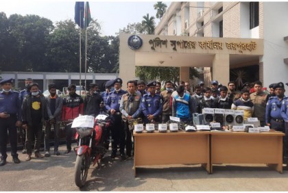 জয়পুরহাটে চোর চক্রের ১১ সদস্য গ্রেফতার 