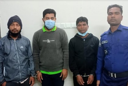 ইয়াবা রেখে ফাঁসাতে গিয়ে ফেঁসে গেলেন নিজেরাই 