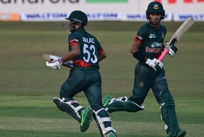 পার্টনারশিপের রেকর্ড গড়লেন আফিফ-মিরাজ!