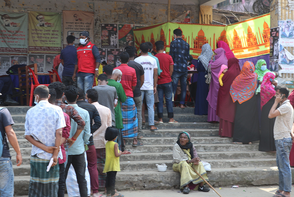 খাগড়াছড়িতে করোনার গণটিকা কার্যক্রম চলছে