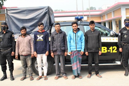 কুষ্টিয়ায় হত্যা মামলায় ৫ জনকে গ্রেফতার 