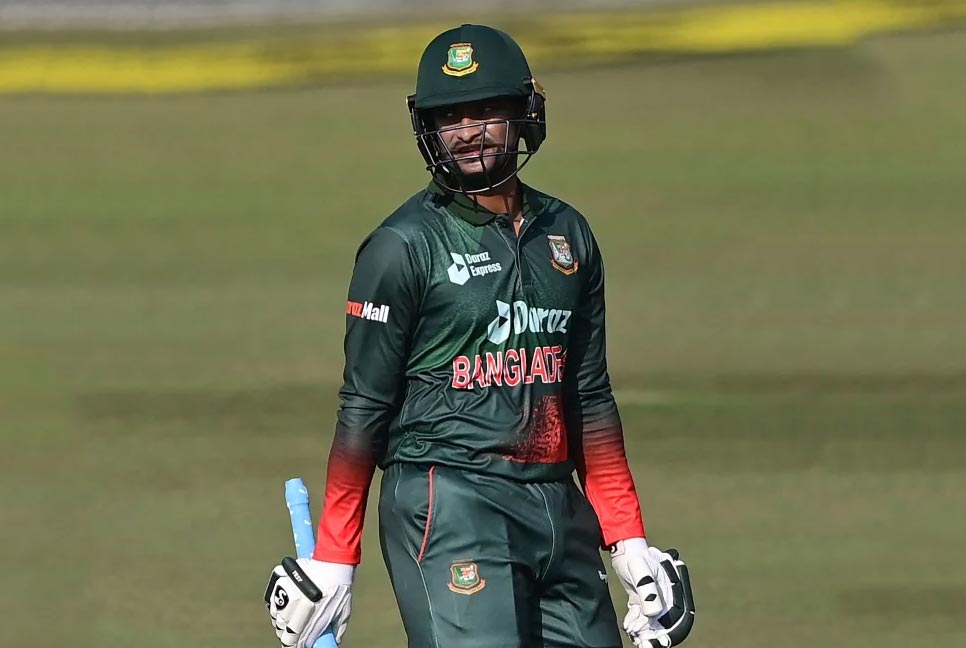 রশিদের ফাঁদে সাজঘরে সাকিব