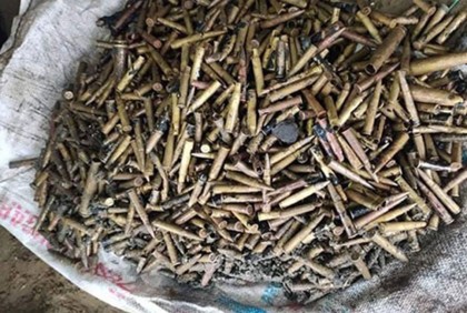 মাটি কাটার সময় পাওয়া গেল দেড় হাজার পিস গুলি