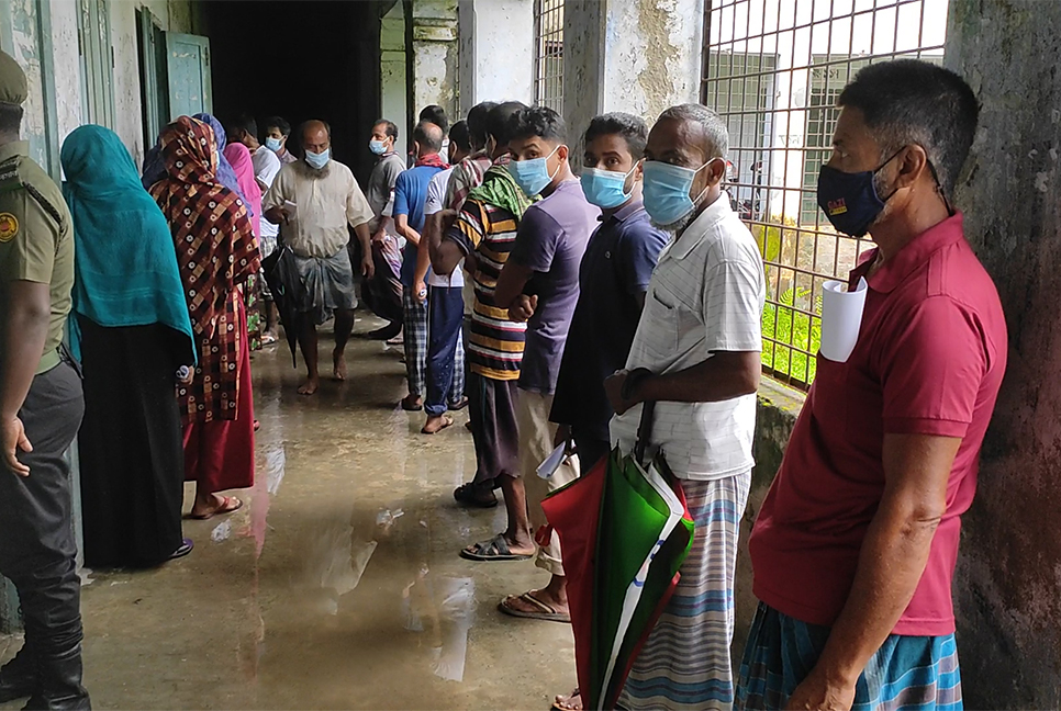 বাগেরহাটে করোনার টিকাদান কর্মসূচি