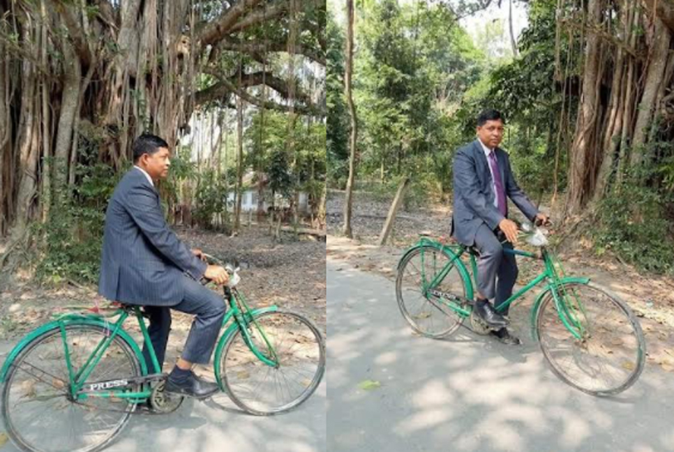 জনগণকে উদ্বুদ্ধ করতে সাইকেল চালালেন জেলা প্রশাসক