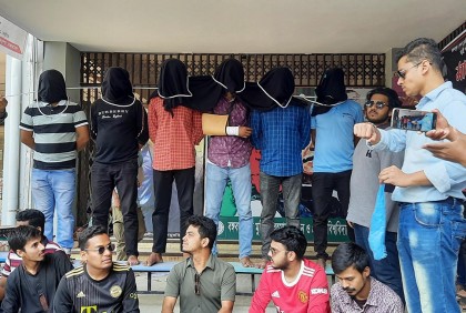 গোপালগঞ্জে ৬ ‌‌‘ধর্ষক’র প্রতীকী ফাঁসির রায় কার্যকর