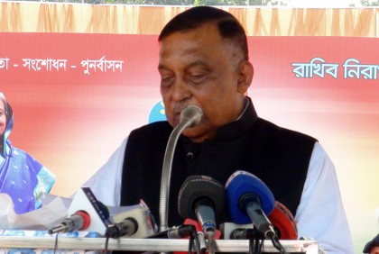 মোবাইলে ভিডিও কলে কথা বলতে পারবেন বন্দীরা : স্বরাষ্ট্রমন্ত্রী