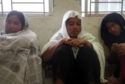 বাগেরহাটে ৩ নারী ছিনতাইকারী আটক