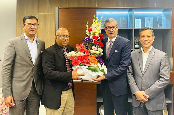ঢাকা ব্যাংকের এমডি ও সিইও এমরানুল হককে বসুন্ধরা গ্রুপের শুভেচ্ছা