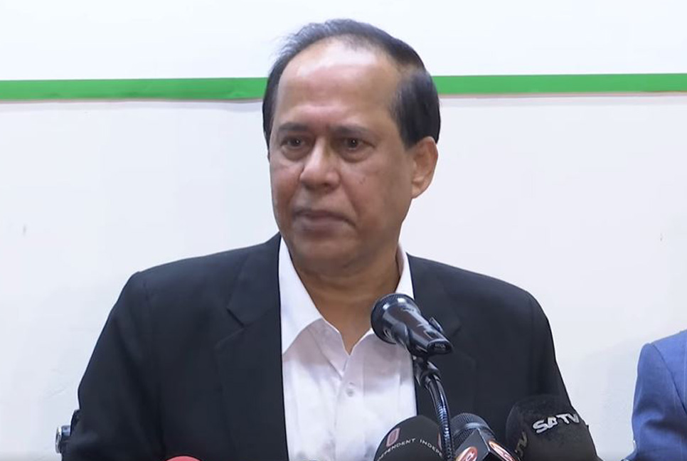 জেলেনস্কির মতো মাঠে থাকতে বললেন সিইসি 

