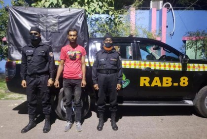 গলাচিপায় র‌্যাবের হাতে ইয়াবা ব্যবসায়ী আটক