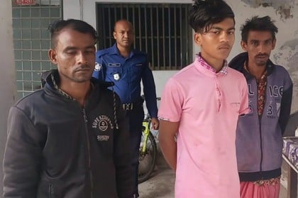ঝালকাঠিতে স্কুলছাত্রীকে গণধর্ষণ, গ্রেফতার ৪ 