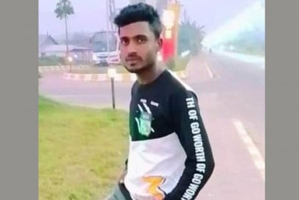 ইজিবাইক-গাছে ধাক্কা খেয়ে খালে মোটরসাইকেল, প্রাণ গেল যুবকের
