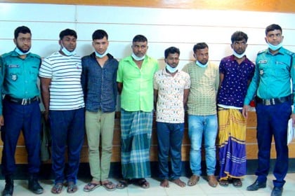 গাজীপুরে ৬ ডাকাত গ্রেফতার, ৪১ গরু উদ্ধার 