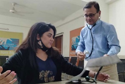 অভিনয়শিল্পীদের বিনামূল্যে চিকিৎসা দেবেন ডা. এজাজ