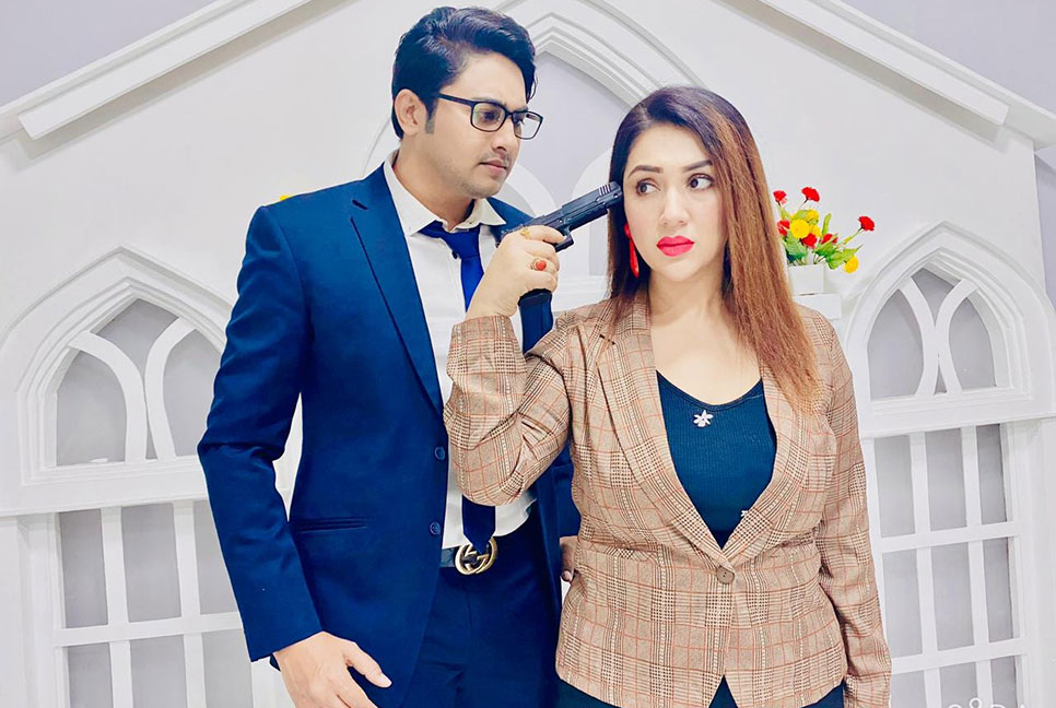  অপু বিশ্বাস ও জয় চৌধুরীর ‘ট্র্যাপ’