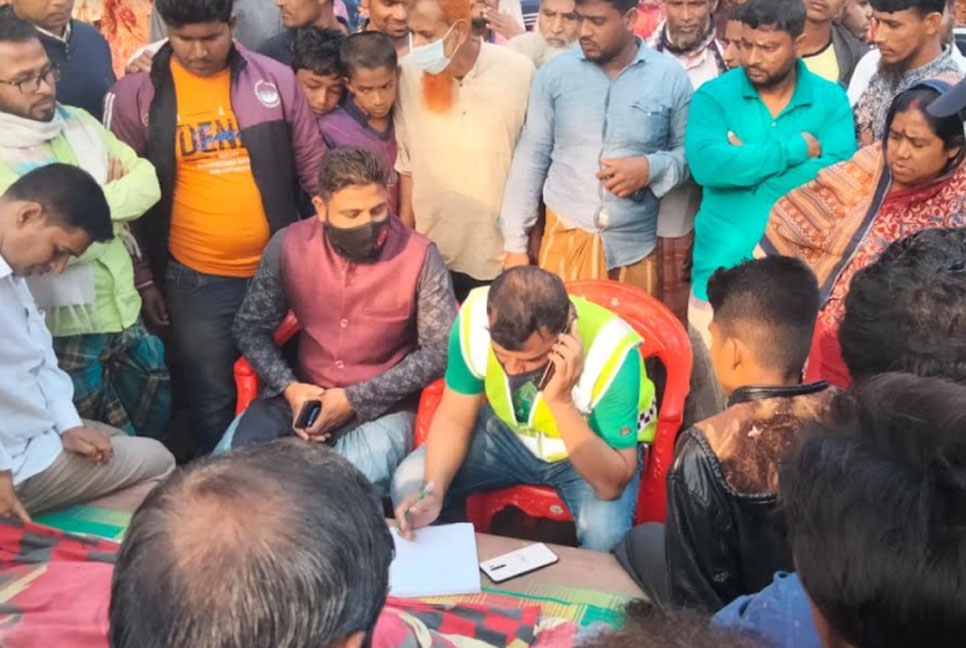পরকীয়ার জেরে স্বামীকে শ্বাসরোধ করে হত্যার অভিযোগ, স্ত্রীসহ আটক ৩