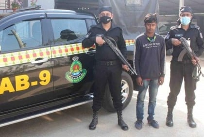 শায়েস্তাগঞ্জে ৯৮ কেজি গাঁজাসহ যুবক গ্রেফতার