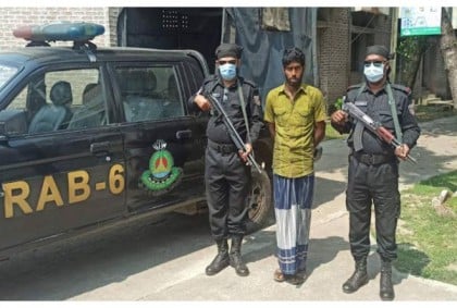 ঝিনাইদহে কবিরাজ হত্যা মামলার প্রধান আসামি
রমজান গ্রেফতার