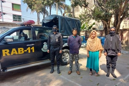 পেটের ভেতর ইয়াবা, স্বামী-স্ত্রী গ্রেফতার 
