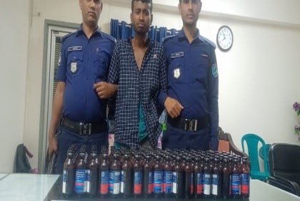 সিদ্ধিরগঞ্জে ফেন্সিডিলসহ মাদক ব্যবসায়ী গ্রেফতার