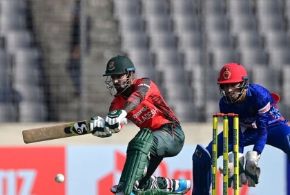 নান্দনিক লিটনে এগোচ্ছে বাংলাদেশ