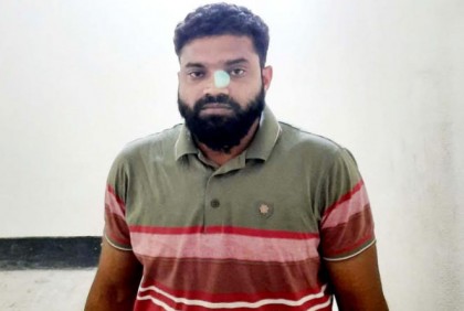 অবৈধ মজুদ ৪১৬ বস্তা সার 
জব্দ, ব্যবসায়ী গ্রেফতার