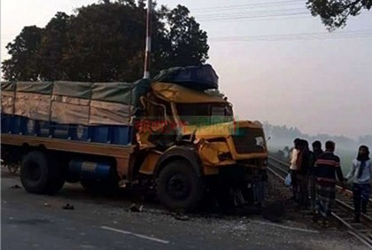 বিরামপুরে ট্রাক চাপায় মোটরসাইকেল আরোহী নিহত