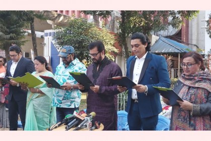 জায়েদ খানকে শপথ পড়ালেন ইলিয়াস কাঞ্চন