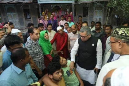 ইউক্রেনে নিহত হাদিসুরের বাড়িতে আওয়ামী লীগ নেতৃবৃন্দ