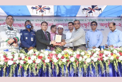 বীর মুক্তিযোদ্ধাদের সম্মানিত করলো খুলনা জেলা পরিষদ