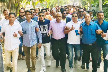 উজিরপুরে বিএনপি'র বিক্ষোভ মিছিল