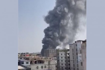 রাজধানীতে ভাঙারির দোকানে আগুন

