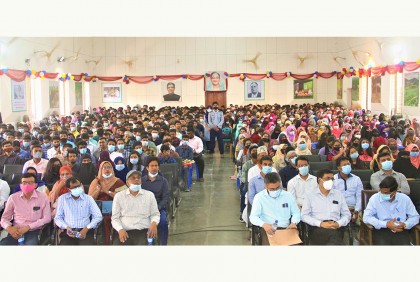 সেশনজটের বোঝা মাথায় নিয়ে শেকৃবিতে নবীনদের বিশ্ববিদ্যালয় জীবন শুরু
