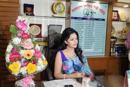 চেয়ারে বসে নিপুণ বললেন, ‘আমার যুদ্ধ চেয়ারের জন্য নয়’