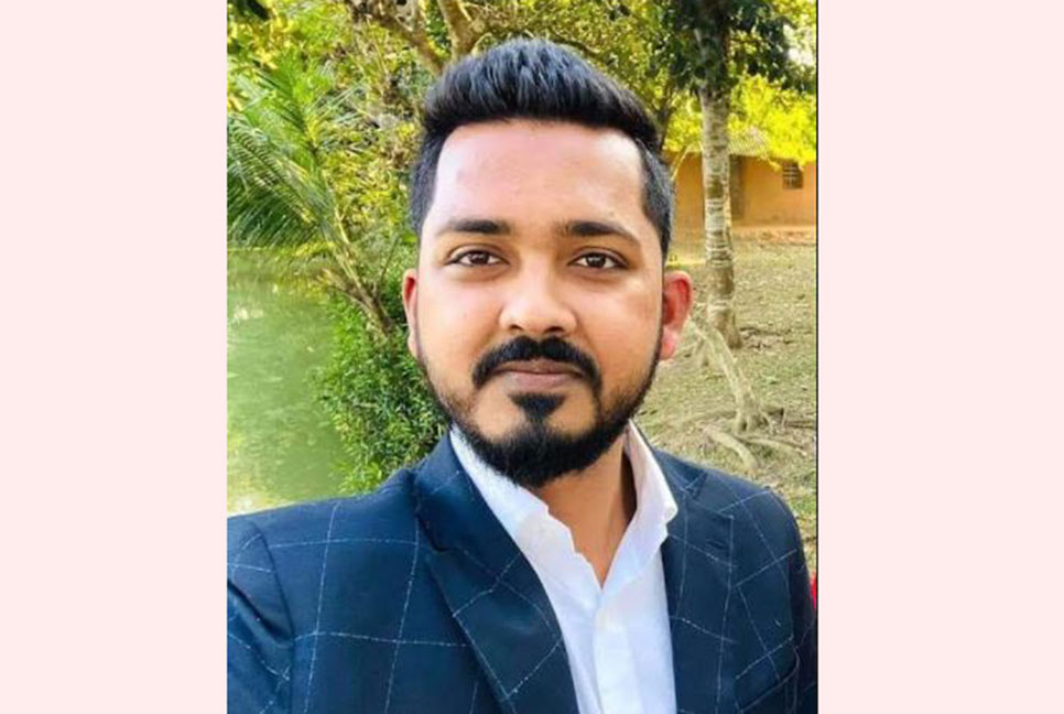 ভ্যানগাড়ির সাথে মোটরসাইকেলের ধাক্কা, ঢাকা কলেজের ছাত্র নিহত