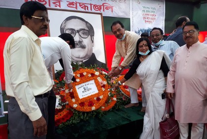 ৭ মার্চ উপলক্ষে মেহেরপুরে বঙ্গবন্ধুর প্রতিকৃতিতে শ্রদ্ধা