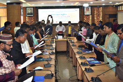 দিনাজপুরে নবনির্বাচিত ২১ ইউপি চেয়ারম্যানের শপথ