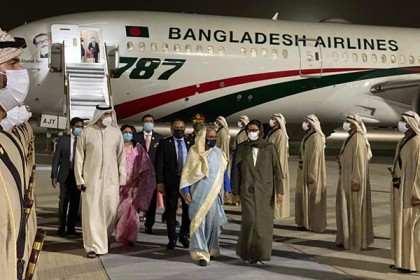 প্রধানমন্ত্রী আবুধাবি পৌঁছেছেন