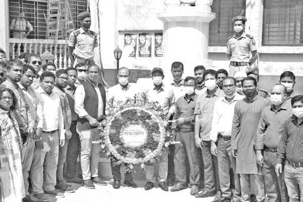 ঐতিহাসিক ৭ মার্চে বঙ্গবন্ধুকে শ্রদ্ধা