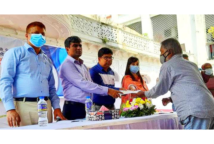 গাজীপুরে ১৮৪ জন রোগীকে আর্থিক সহায়তার চেক বিতরণ