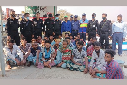 বরিশালের ইলিশ অভয়াশ্রমে মাছ শিকার, ২৫ জেলে আটক