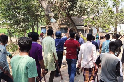 বগুড়ায় আওয়ামী লীগের সম্মেলনকে কেন্দ্র করে দুই গ্রুপের সংঘর্ষ