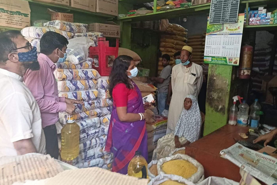 ভ্রাম্যমাণ আদালতের অভিযান ৫ প্রতিষ্ঠানকে জরিমানা