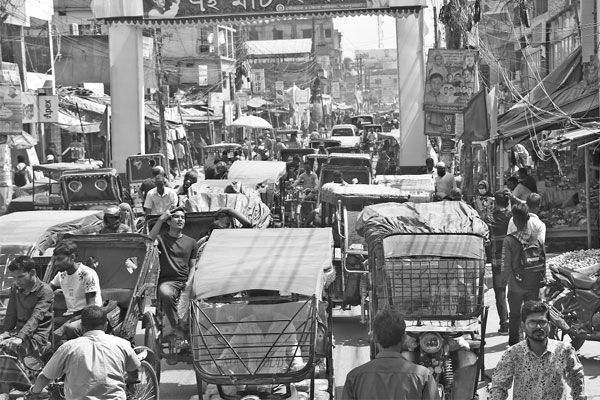 যানজটে অতিষ্ঠ শহরবাসী