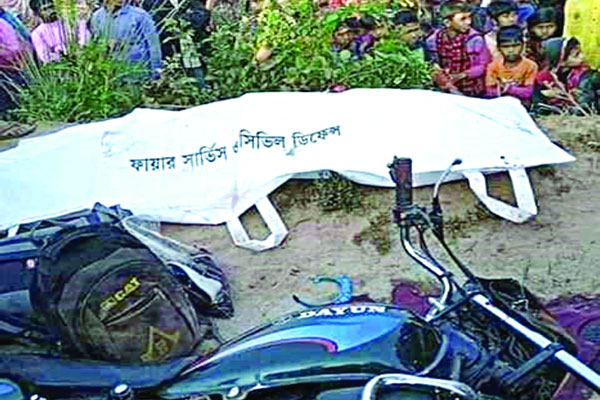 মোটরসাইকেলে গেল তিন বন্ধুর প্রাণ