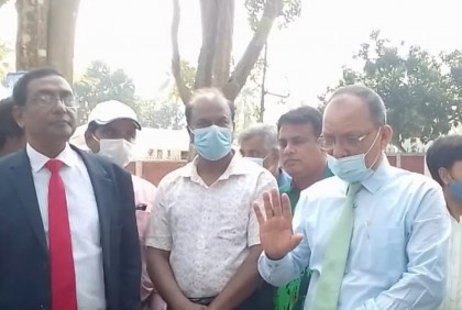 রাবির আহত ছাত্রের চিকিৎসায় বিশ্ববিদ্যালয়ের ১ লাখ টাকা অনুদান