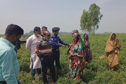 শরীয়তপুরে প্রত্যন্ত চরে পুলিশ সুপারের মতবিনিময়