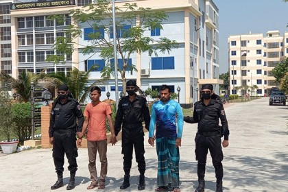 রাবি ছাত্রকে হামলার ঘটনায় উগ্রপন্থী দুই ছাত্র গ্রেফতার